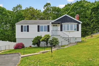 46 Robinson Rd 1