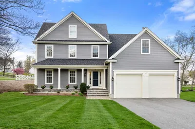 82 Hillando Drive 1