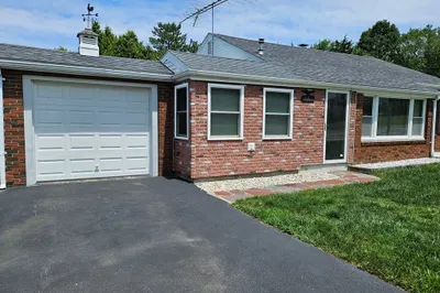 461 River Rd