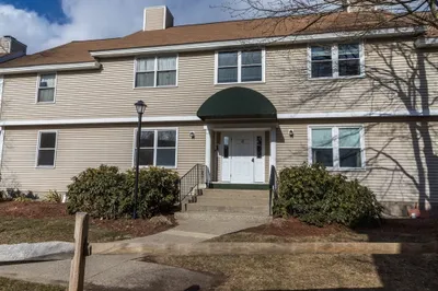 425 Main Street #8C 1