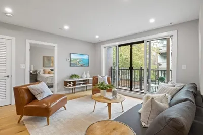 10 Everett St #305 1