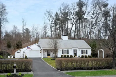475 Lexington Rd 1