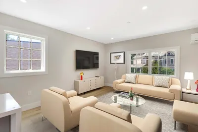 8 Crystal Street #3 1