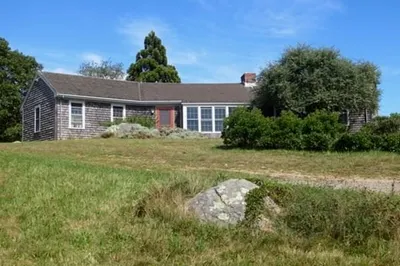 33 Menemsha Inn Rd Ch223 3