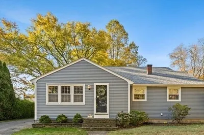 261 Emmett St 1