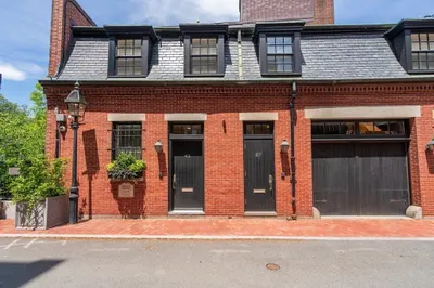 41 Beaver Pl