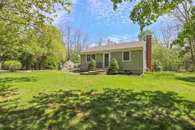 33 Beach Rd 1