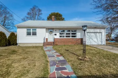 37 Pinette St 1