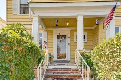 93 Floyd St #1