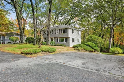 16 Montgomery Drive 1