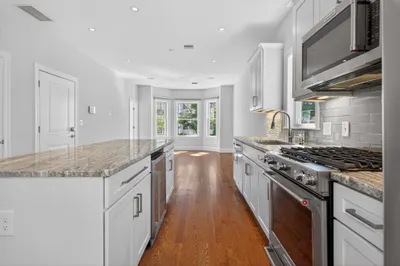 36 Rossmore St #2 1