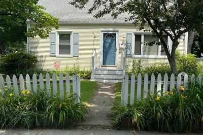 220 Gifford St 1