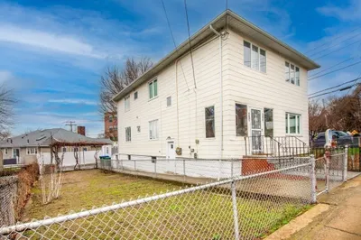 282 Willis Ave 1