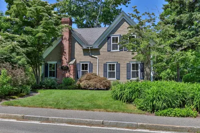1141 Main St 1