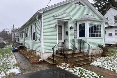 366 Sterling St