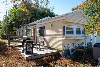 15-19 River Rd 1