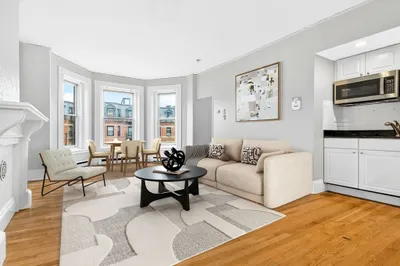 226 Newbury St #21