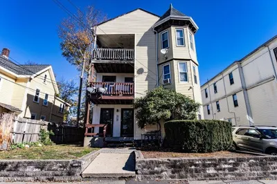42 Gordon St 1