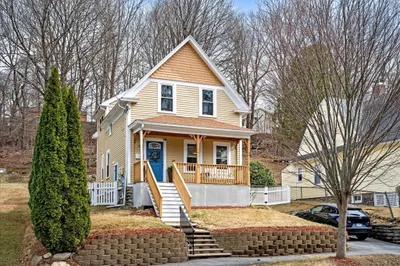 126 Beaconsfield Rd 1