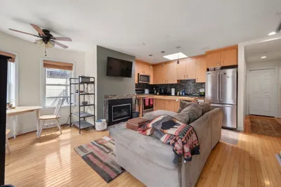 239 Dorchester St #3 1