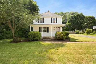 1349 Old Pleasant St 1