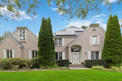 18 Darlene Dr