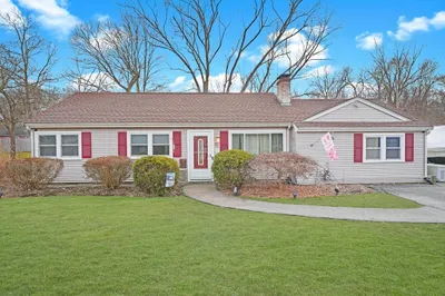 32 Sherwood Ln 1