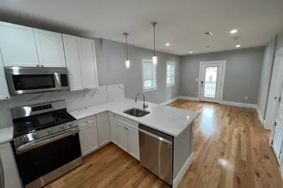 15 Harold St #2