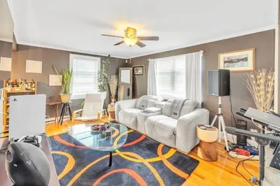 30 Bateman St #2 1