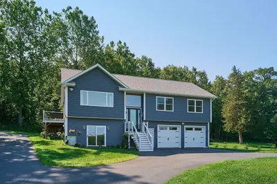 58 Pleasant St 1