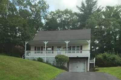52 Stonybrook Dr 1