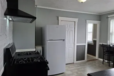 8-10 Prescott St #10 1