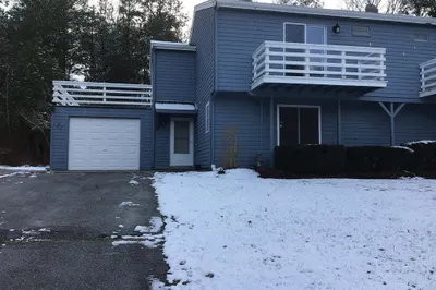 27 Surrey Ln #27 1