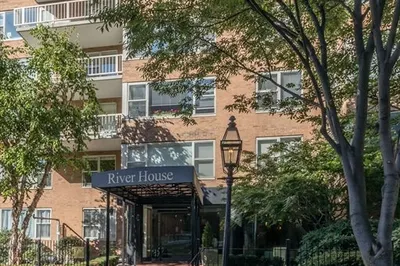 145 Pinckney St #207 1