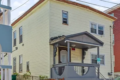 18 Pleasant St 1