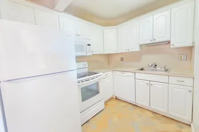111 Warren Ave #4E