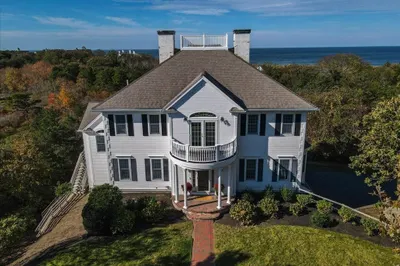 37 Winding Way 1