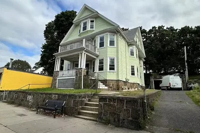 582 Cambridge St #2