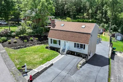 21 Sylvanus Wood Lane 1