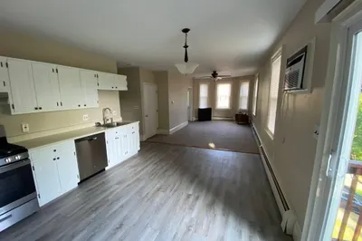 22 Niagara St #2 1
