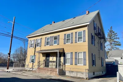 2 Sutherland St #3