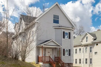 70 Green Hill Pkwy 1