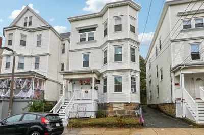 12 Danube St 1