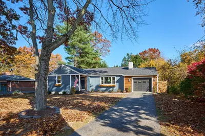 93 Pittroff Ave 1