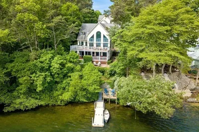 10 Shore Road 1