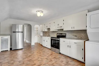 228 Harvard St #3