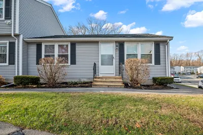 270 Sunderland Rd #60 1