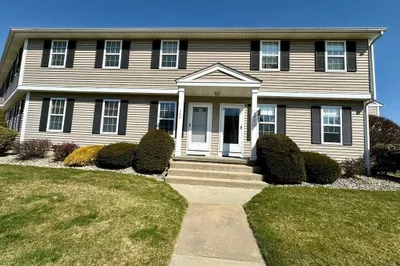 665 Center St #204 1