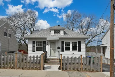 26 Gaston St