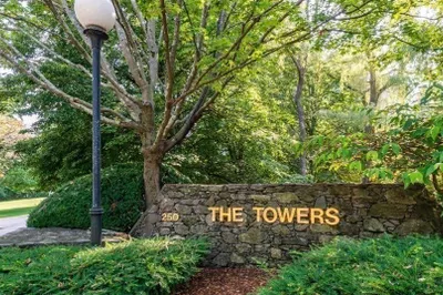 250 Hammond Pond Parkway #812 N 1